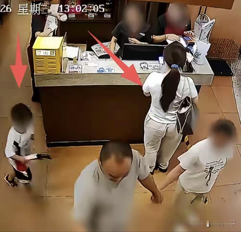 小仙女作妖怎么办？关于长沙某餐厅这个女的跟4岁男童的事，我认为就是女的作妖，她心