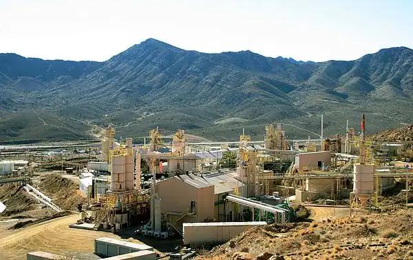 美国人只要咬紧牙关，就可以把稀土提炼出来，正确吗？答案是肯定的。稀土技术不是很难