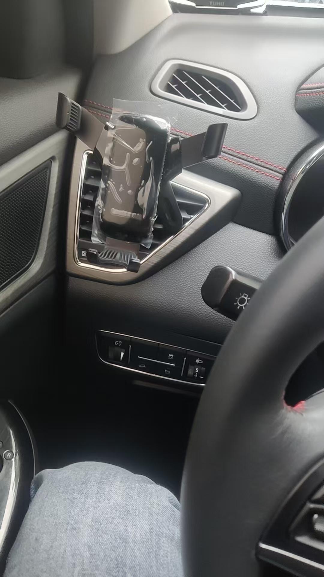 车载好物红黑榜：这3样我吹爆，另外3样谁买谁是大冤种
入坑养车两年，前前后后买了