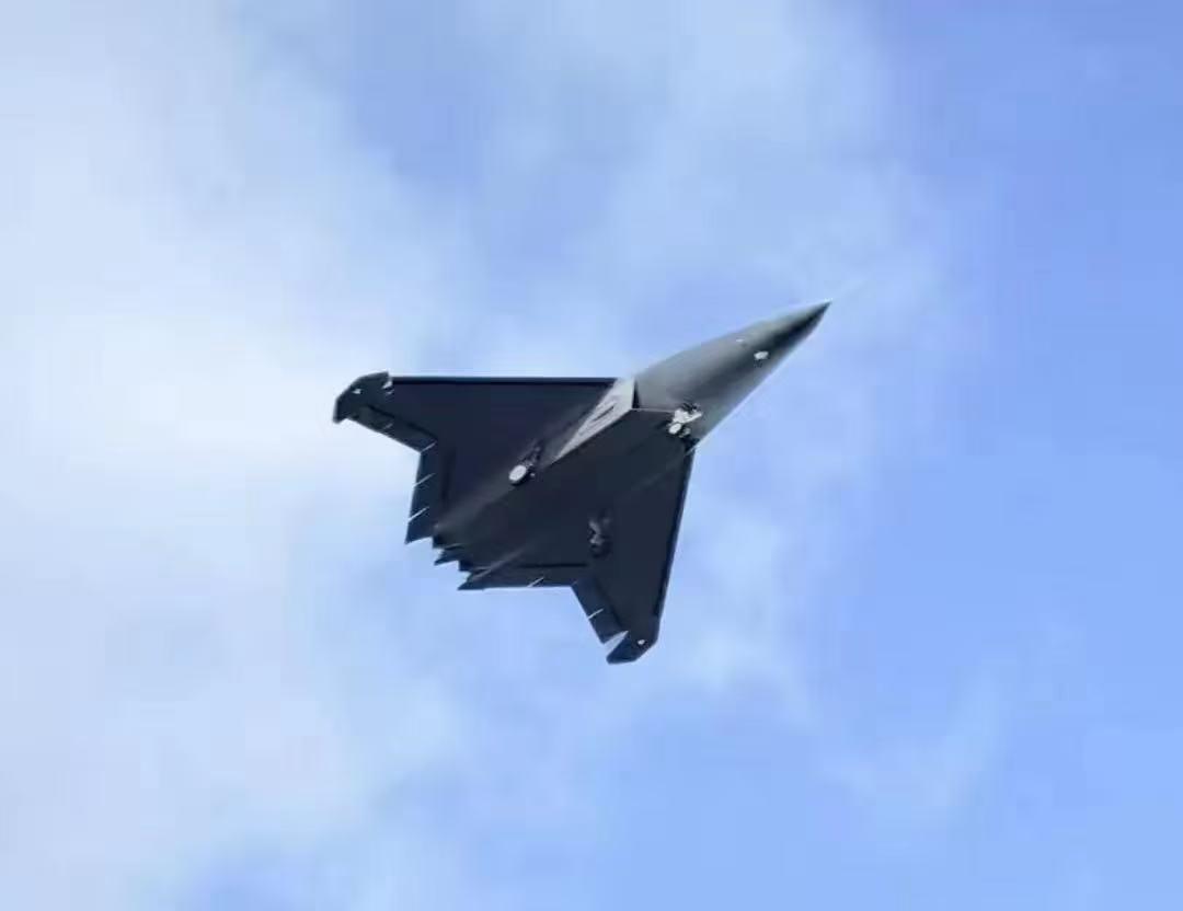 空欢喜？美载人绕月成功，6400亿砸下去，却连登月一半都没完成

美国载人绕月成