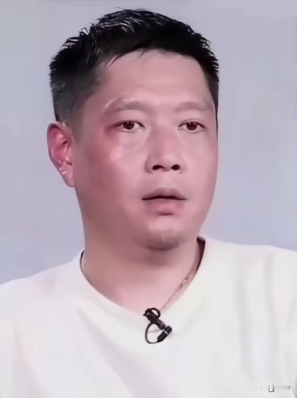 师徒如父女，莫过于此吧！为了小豌豆“想离莎姐近一点”的眼巴巴小愿望，邱导把家搬到