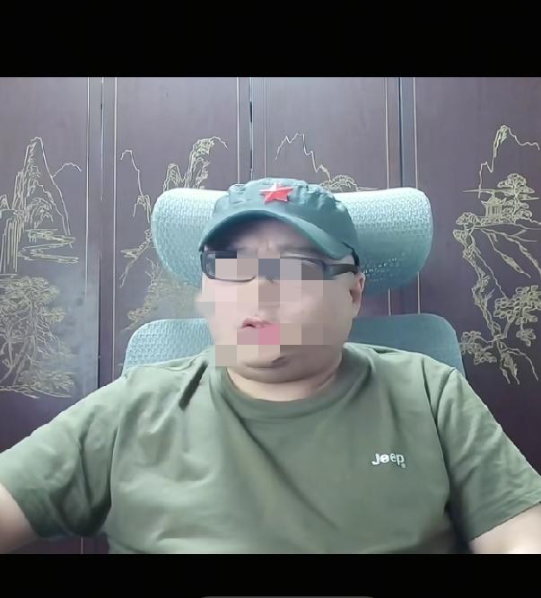码字的说是他举报的，大家说有没有可能不是他举报的呢？他是反对批评的急先锋，所以很