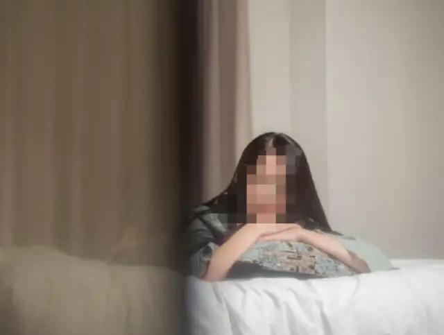 乌鲁木齐，女子跟男友去酒店开房，办理入住之后，二人洗完澡就睡了。大概凌晨的时候，
