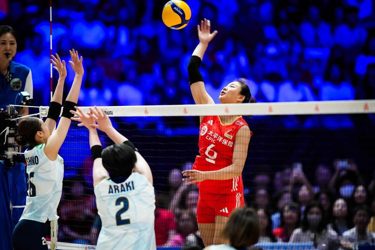 2025世界女排联赛中国女排vs日本女排赢了！中国队3-1（25-15/25-1