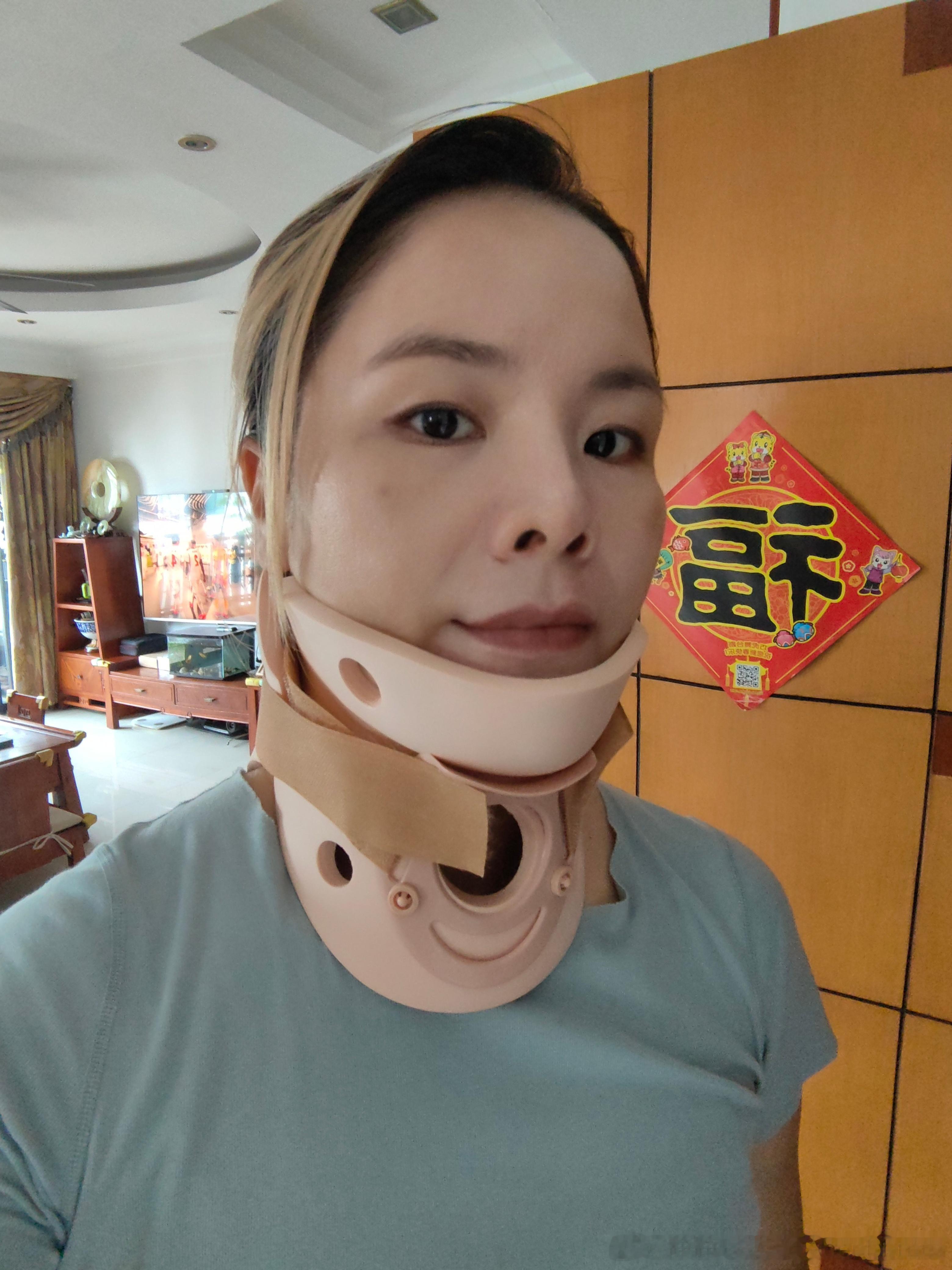 年纪大了运动都要注意不要太激烈昨天去医院以为帮我矫正复位就好了结果医生动都不敢动