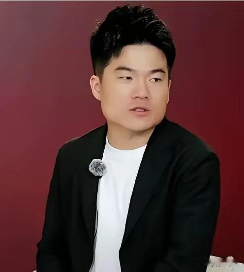 董宇辉，明明自己也是穷苦人出身，为何就不能给穷苦人留条出路呢？

近日，董宇辉又