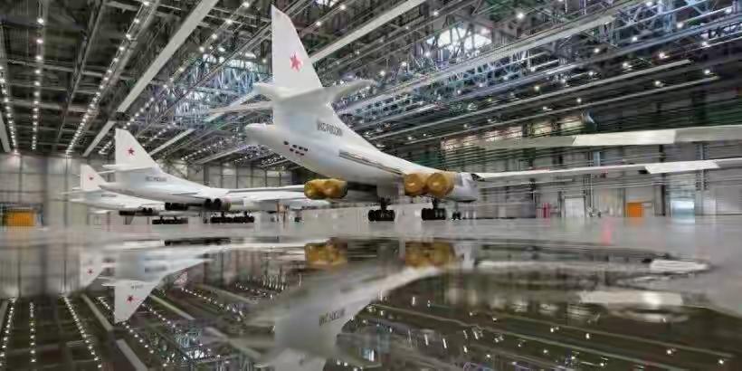 突发，塔斯社12月17日消息，俄国防部部长证实两架图 - 160M战略轰炸机交付