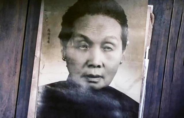 1950年，新中国刚成立不久，毛主席顶住周总理苦苦求情的压力，大笔一挥，坚决下令