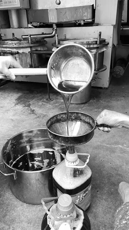 “地沟油飞上天，藏着中国真本事”这话一点不假。曾经人人喊打的地沟油，如今成了“香