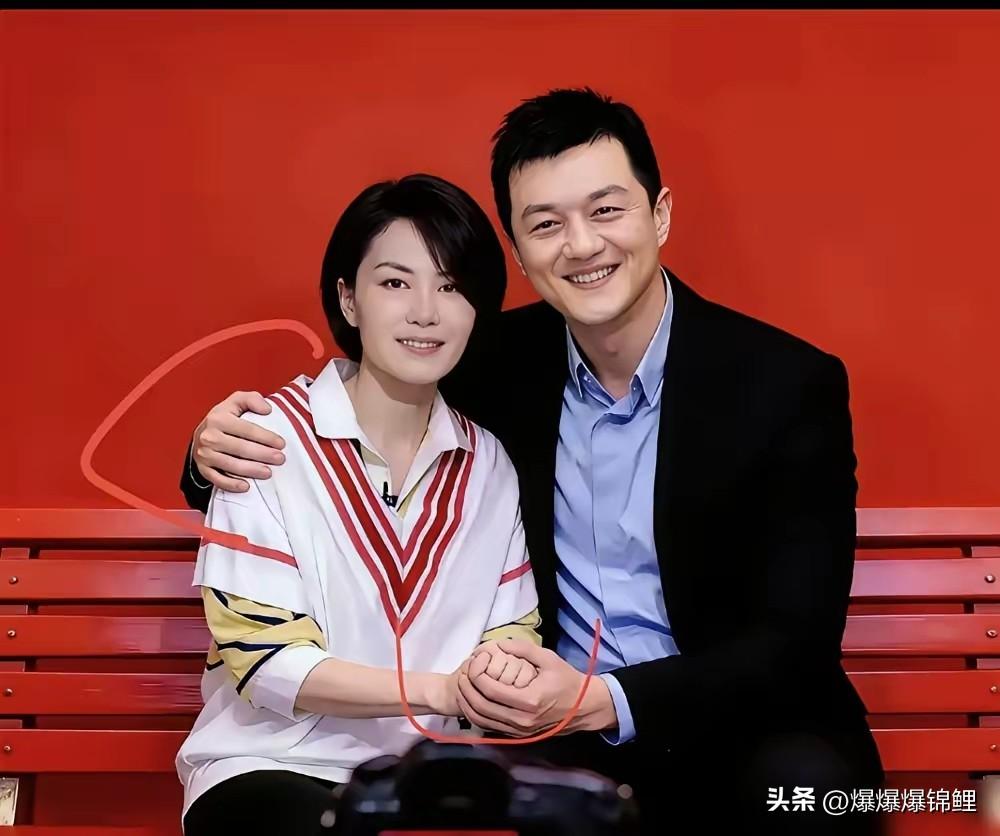 刷到李亚鹏直播，冷不丁听他说了一句：“我妈跟王菲处了26年。”

当时我就愣了，