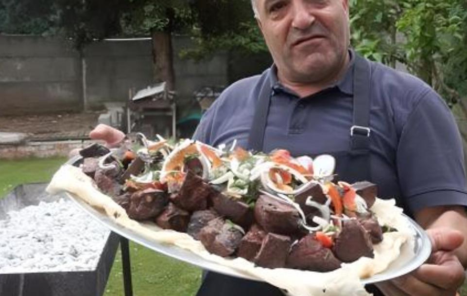 在黑龙江居住了40多年的我，前段时间带了2箱白酒、1袋五常大米去俄罗斯的老丈人家