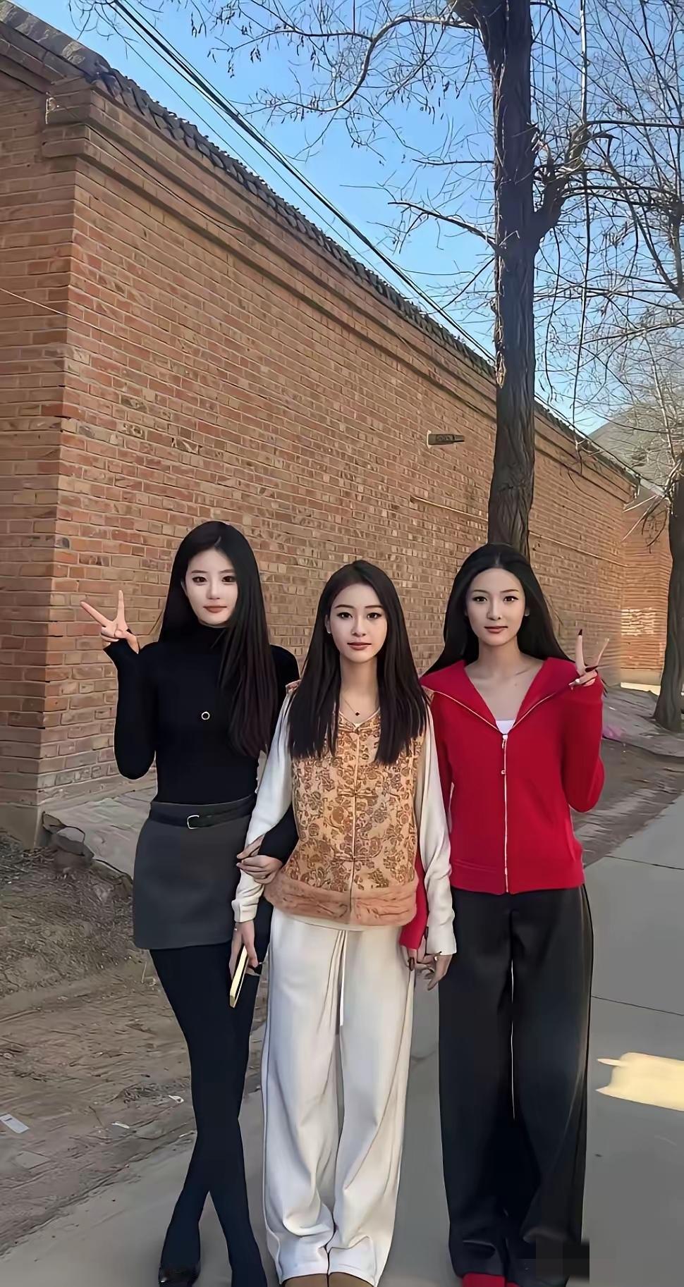 三个美女当中，有一个是南方人，你能看出来是谁吗？