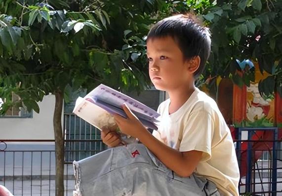 2004年，辽宁一男孩出生三年不会说话，父母求医无数，却始终不见好转，就在准备接