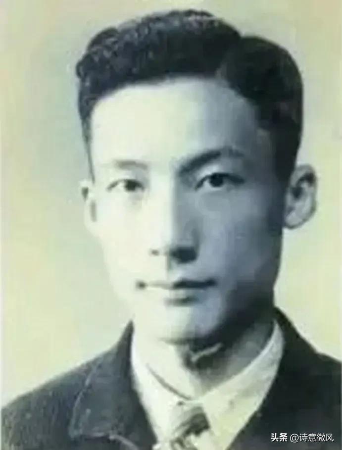 1949年，毛人凤下令处死朱君友。朱君友坦然赴死，却发现枪决他的2名特务，朝他频