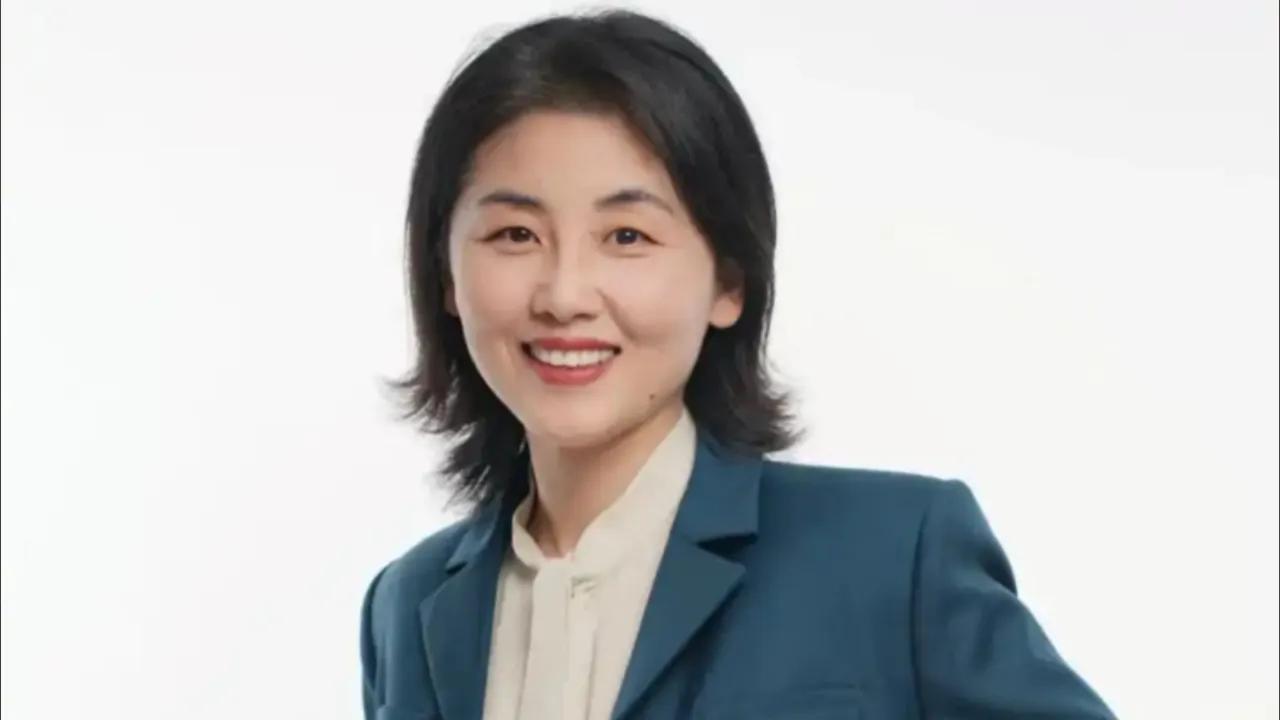 “颜宁被AI抢了饭碗，混不下去才回国？”这话听着就一股馊味。昨天（4月26日）颜