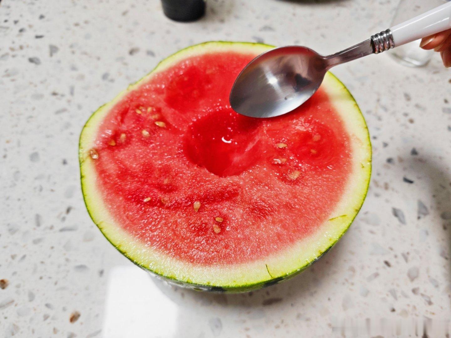 深夜食堂 有多少人是和我一样这么吃西瓜的