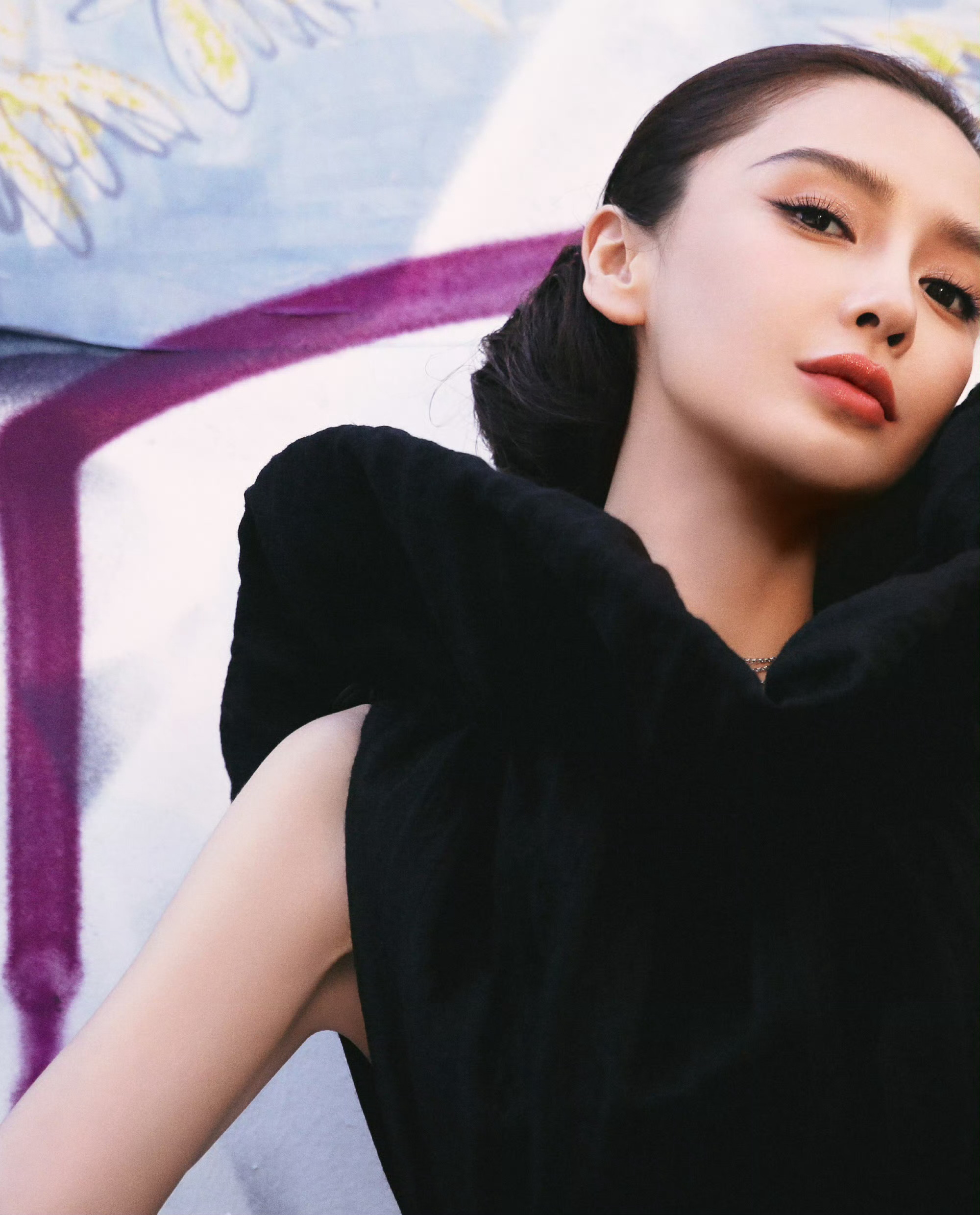 Angelababy带小海绵参加巴黎时装周baby归来仍是顶流 是时尚女帝也是好