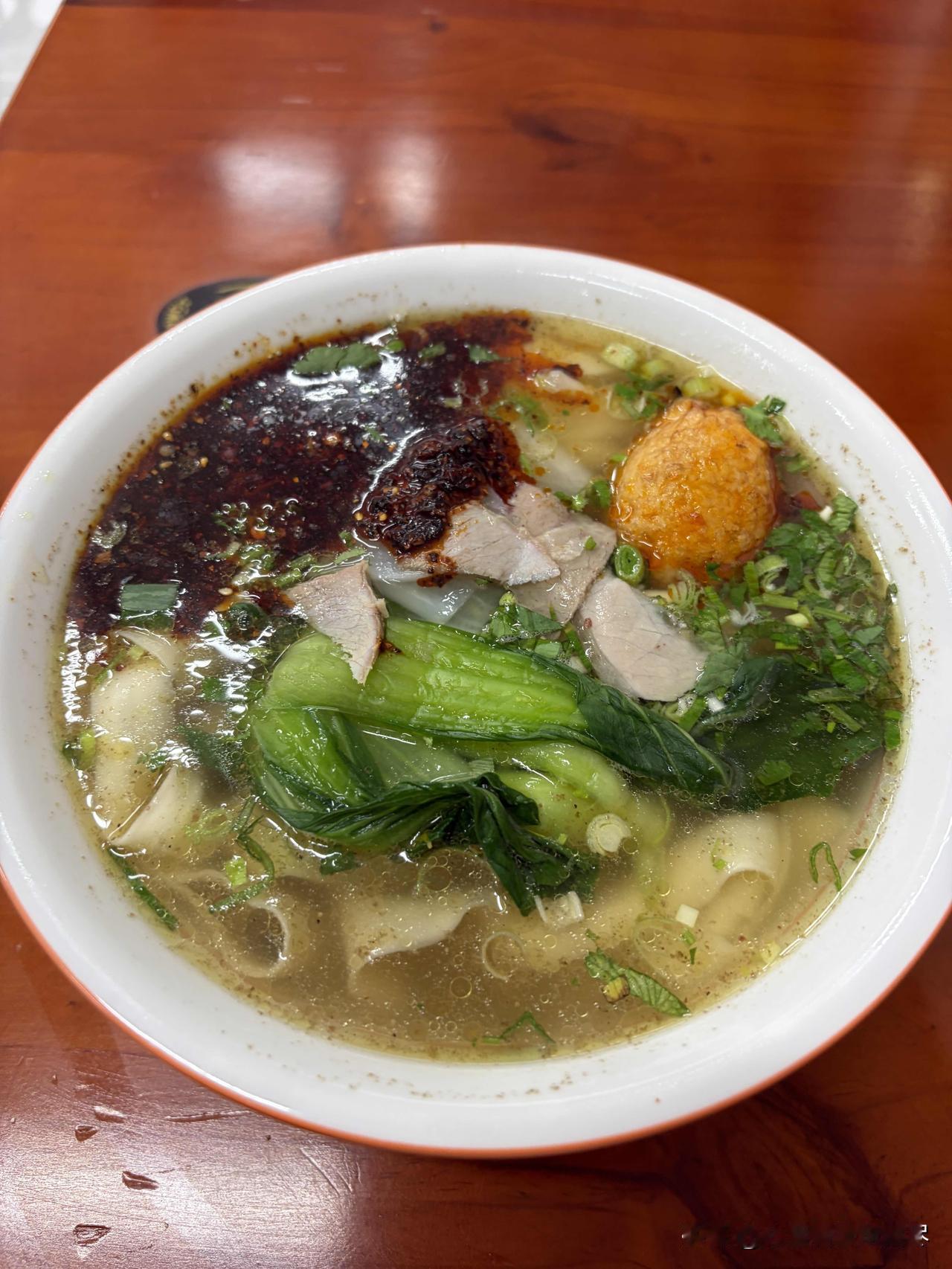 有没有河南的朋友可以说下，我吃的这碗河南烩面到底正宗吗？

今天开车路过河南西峡