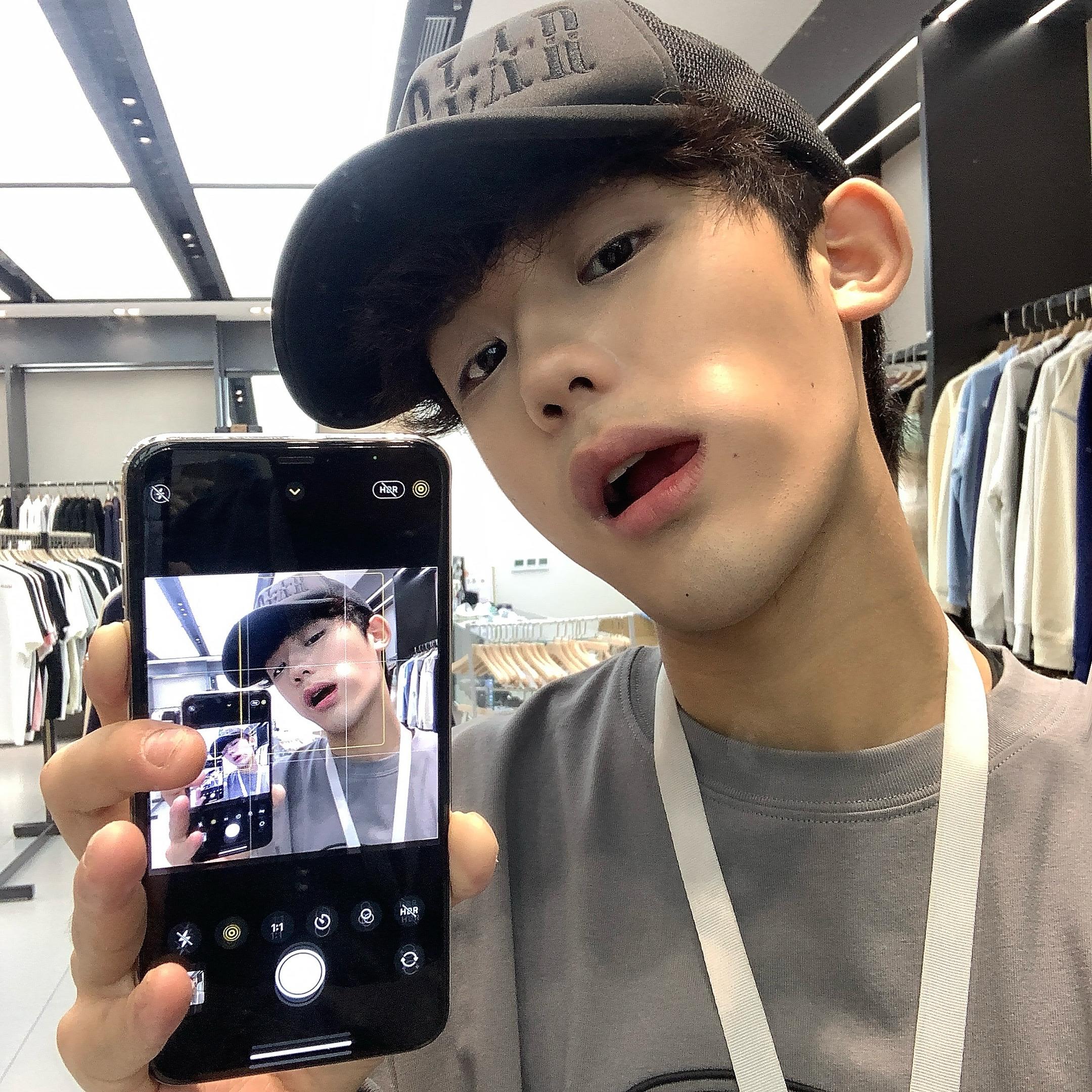能不能借着天冷的理由 再靠近你一点