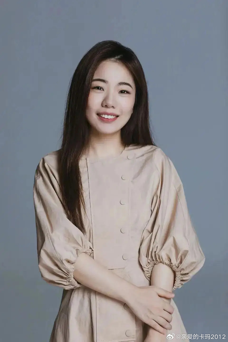 听了一个八卦。说肖鹰死磕蒋方舟，不是针对蒋本人，而是针对蒋的硕士生导师阎连科。这