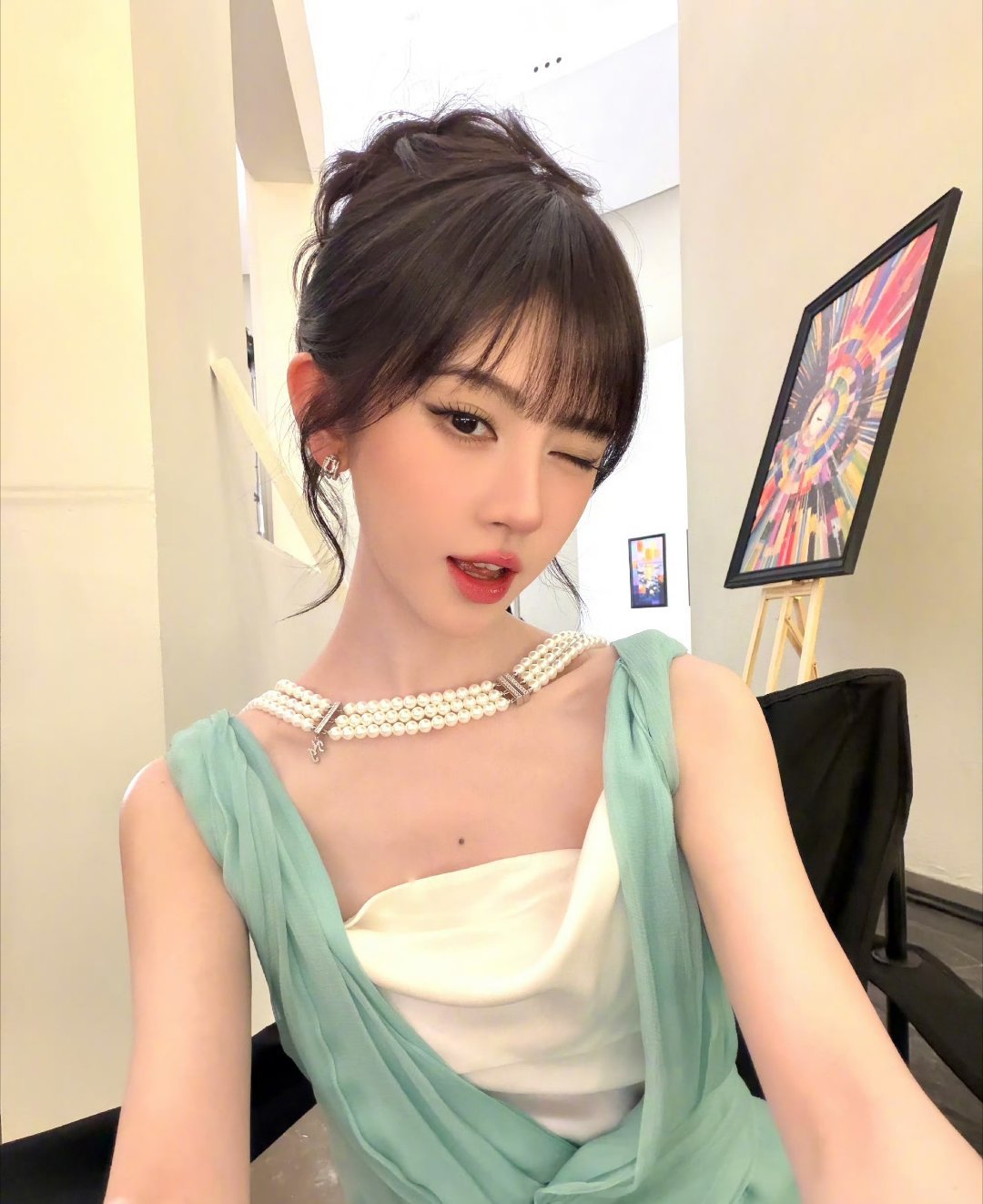 鞠婧祎[超话]鞠婧祎阿黛jjy鞠婧祎来战身边只有我可以吗˶╹ꇴ╹˶​​​