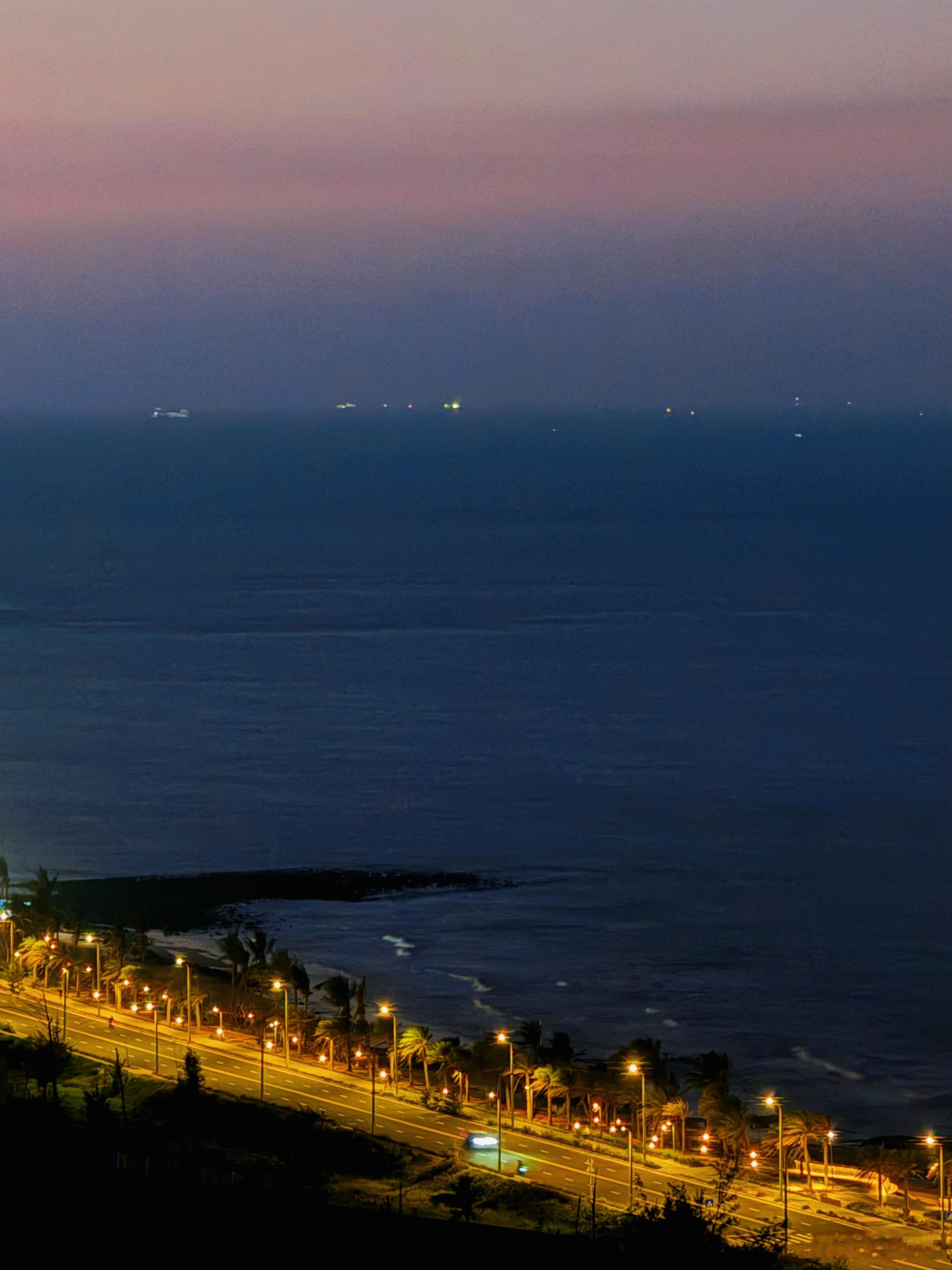 过去的，过不去的，最终都会过去，那些你想不通、看不透、理不清、忘不掉、放不下的往