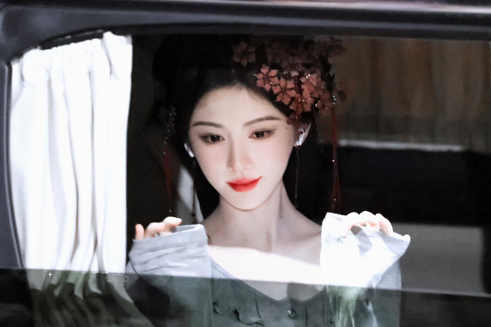 🍊鞠婧祎苏绿夏💙鞠婧祎 “没有横空出世的运气，只有不为人知的努力”