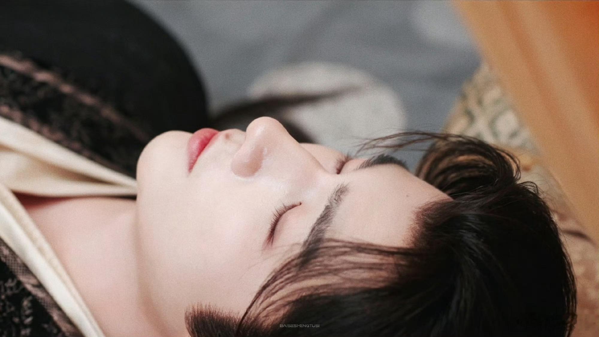 星河滚烫，你是人间理想；夜色温柔，你值得一切美好。愿梦里有星辰大海，醒来有不期而