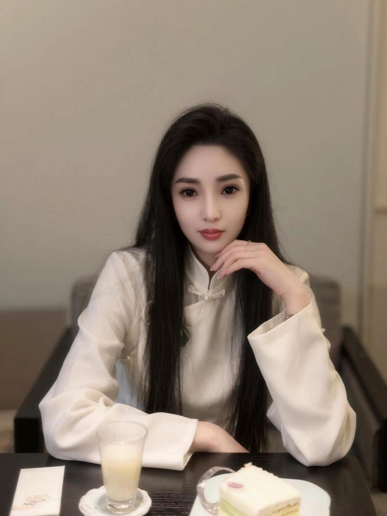 穿好看的皮囊，见有趣的灵魂。