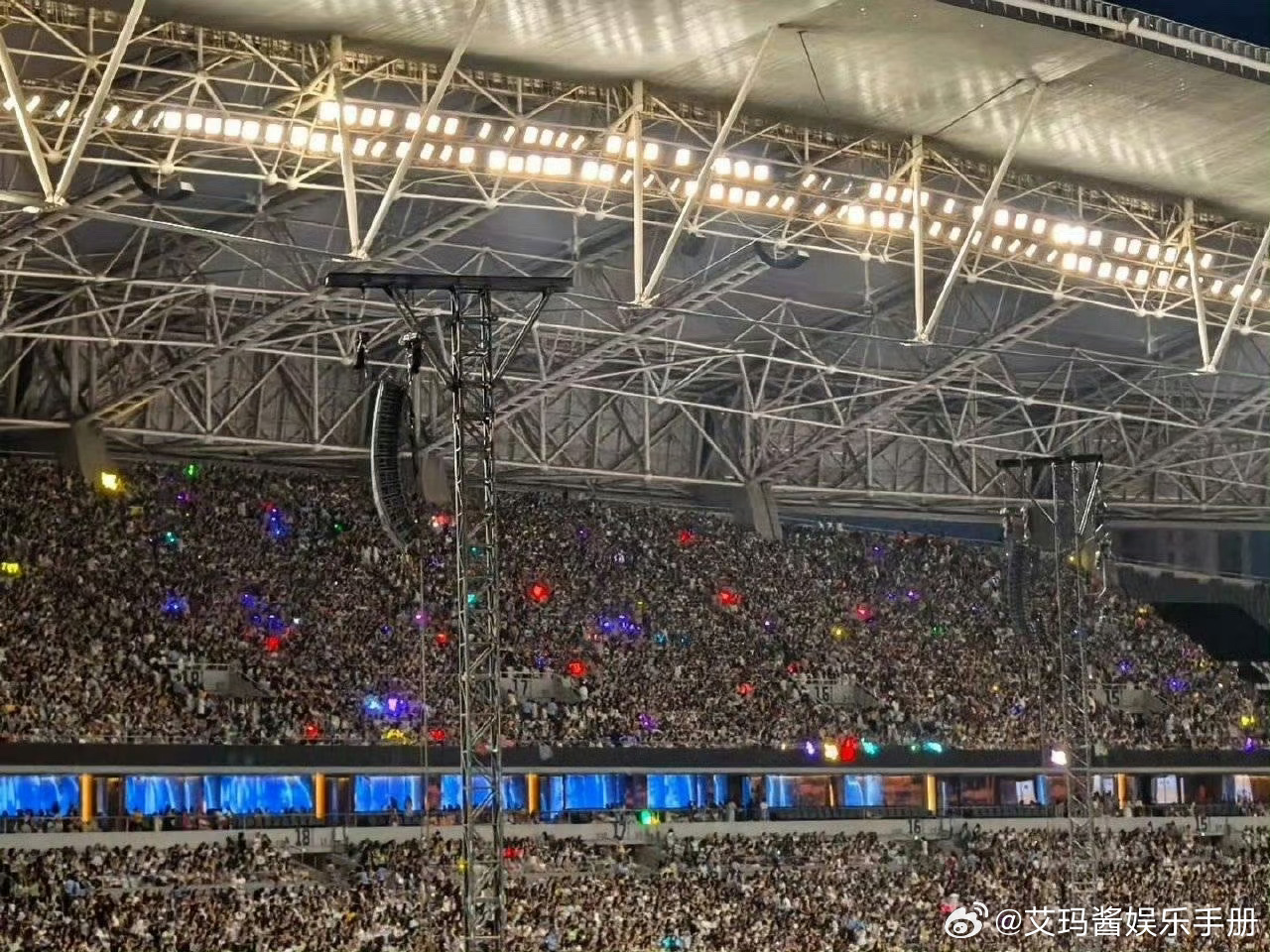 今天场内灯牌状况时团演唱会 灯牌时代少年团上海演唱会时团线上线下还是太全面了时团