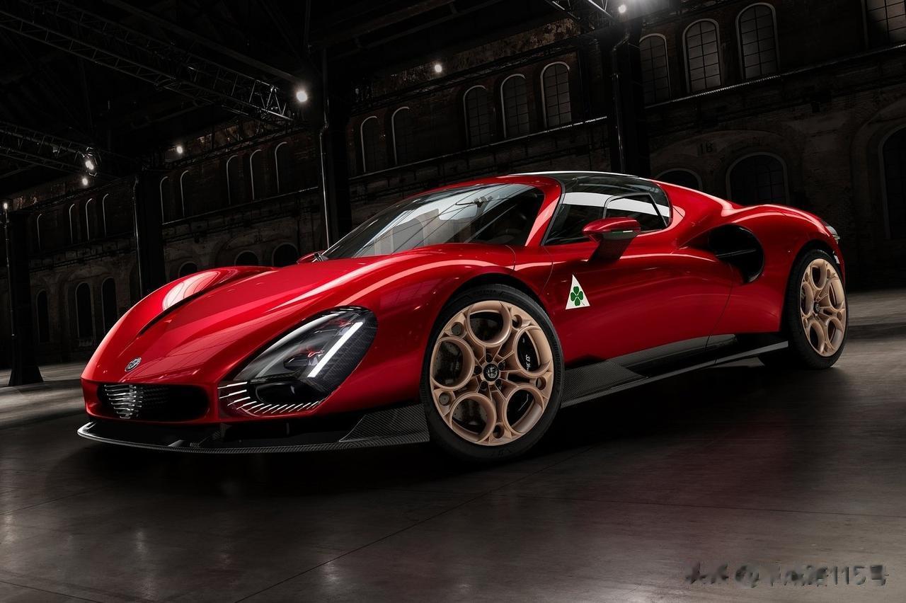 向前辈致敬！2024款阿尔法·罗密欧 Alfa Romeo 33 Stradal