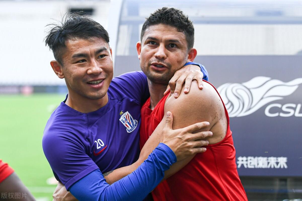 铁三角，广州恒大好哥们，[捂脸]这份感情真是情比金坚啊！可惜你们是对手了，鹿死谁