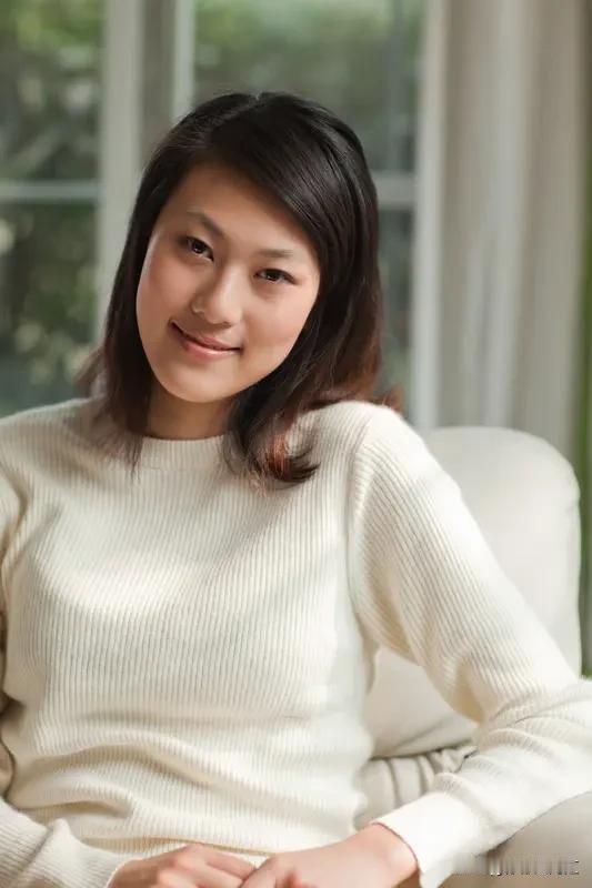 找老婆是要漂亮的还是善良的，这问题就像选巧克力还是冰淇淋，各有各的好。
漂亮的老