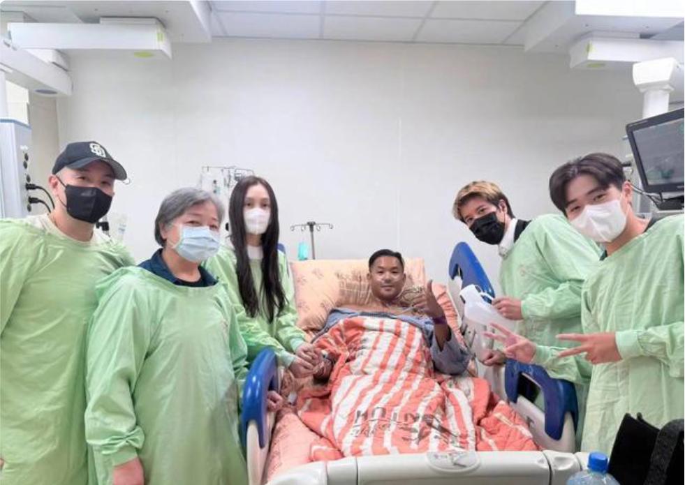 陈建州从lCu转到普通病房后，就晒出王力宏，范玮琪病房合照，还发文说，这次我真的