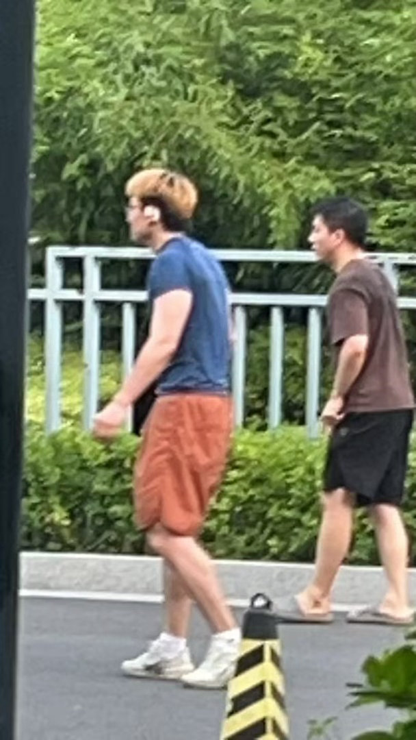 好幸福，打了一个小时排球感觉回到学生时代了