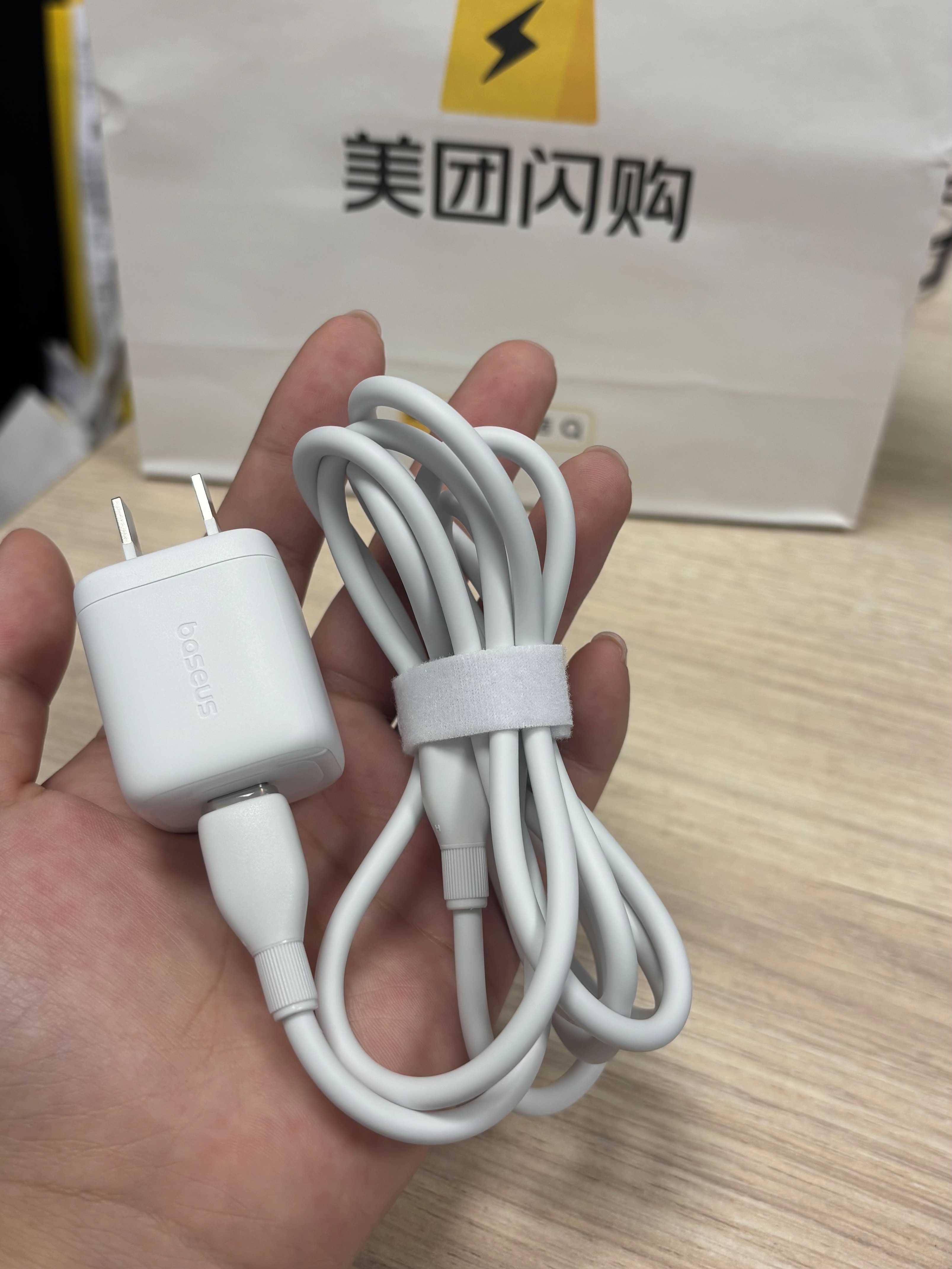突然发现以前的手机膜都白贴了 不是衣服买不起，而是手机配件更有性价比！几十块换个