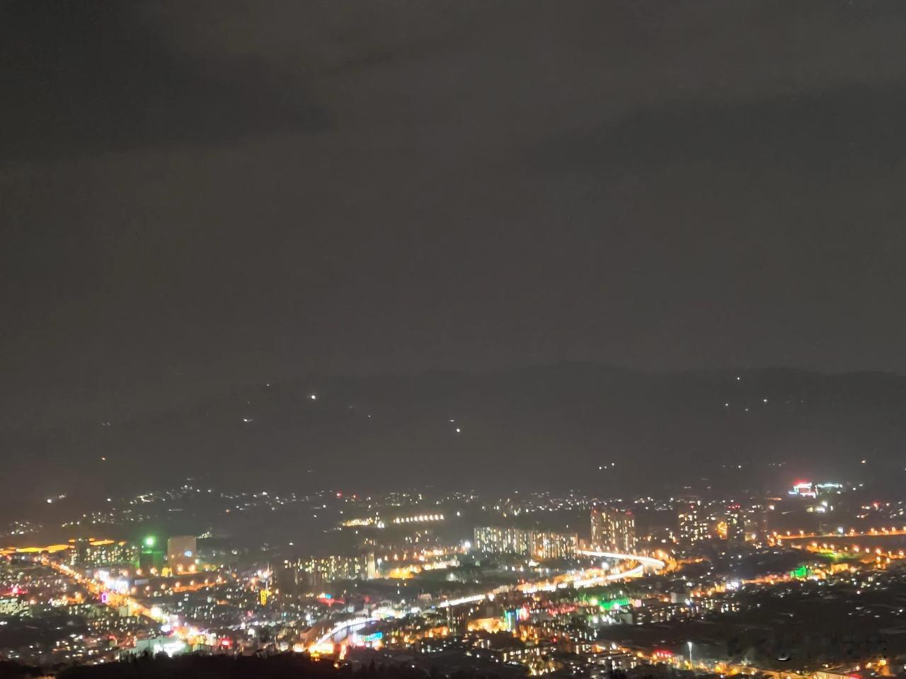3号到的小米10拍的夜景，大家感觉效果怎么样？