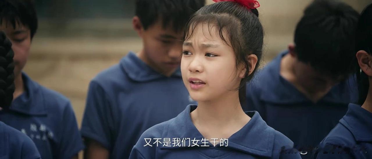 《主角》小来弟好机灵，知道吃饱了再坦白[奸笑][奸笑]

来弟知道大家压腿很疼，