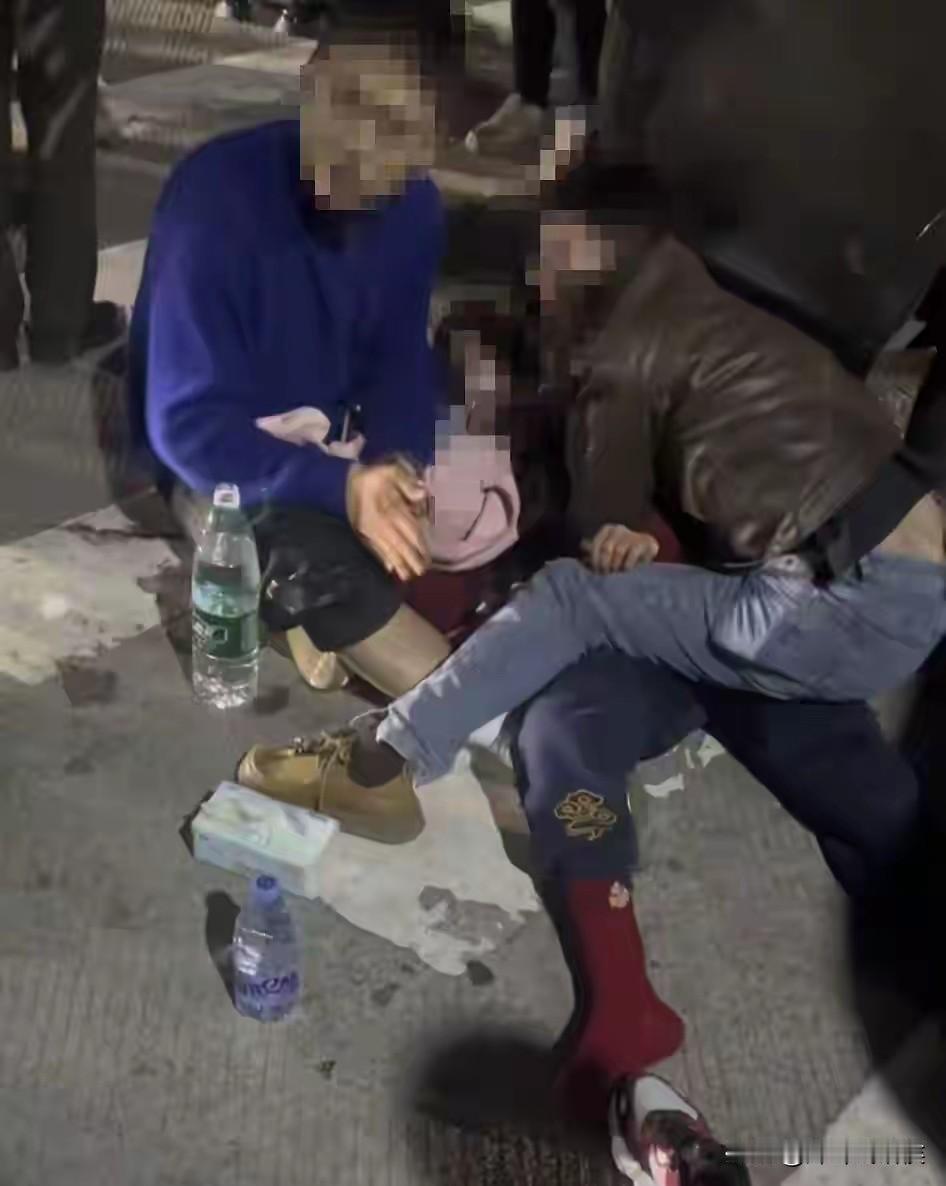 “11岁男童在服务区被撞身亡”后续来了，其父接受媒体采访，向外界传达了这几点: