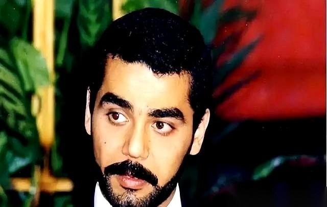 萨达姆的长子乌代，在亡命天涯的最后关头，亲手崩了17个贴身保镖。
这17个人，原