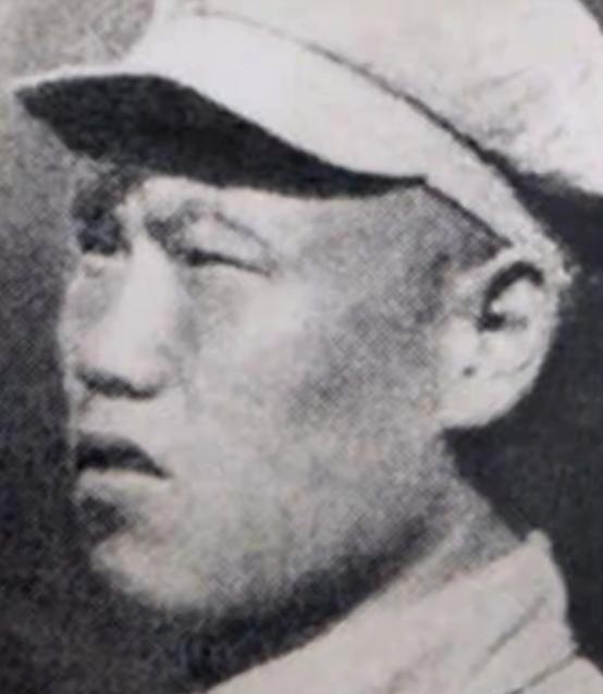 1951年，一志愿军往阵地送弹药，可当他到达后，却发现干部全牺牲，而战士更是乱成