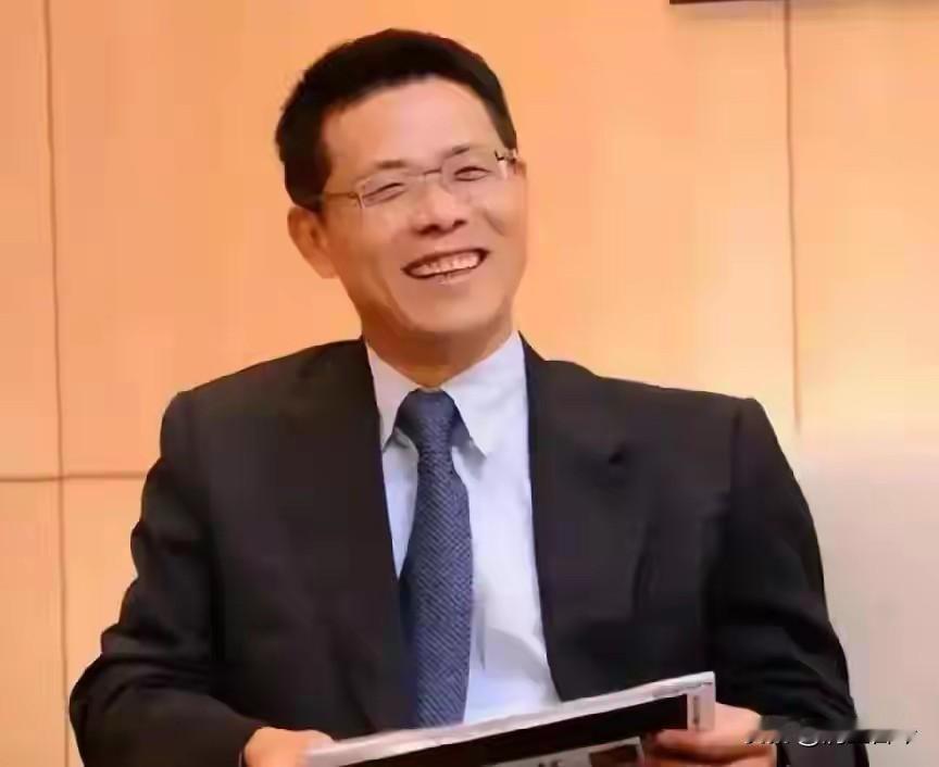 美国FBI官方网站上出现了芯片科学家陈正坤的照片，还标注25万美元悬赏金。美国司