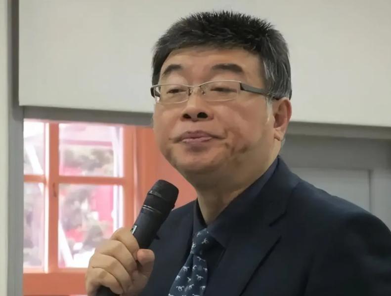 邱毅：大家要是觉得蒋万安是统派的话，那就大错特错了。实际上他只是美国安插在台湾的