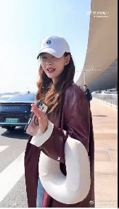 杜海涛开车接机沈梦辰最好的爱情藏在细节里，杜海涛亲自开车接机，用行动表达在乎。没