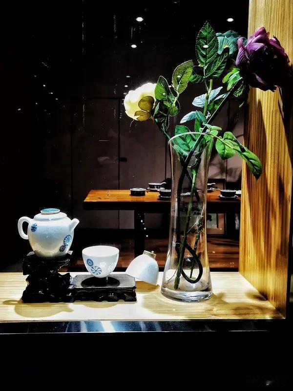 想在头条有收益，可不是件容易事儿。首先，粉丝和阅读量得达标，要1000粉丝，总阅