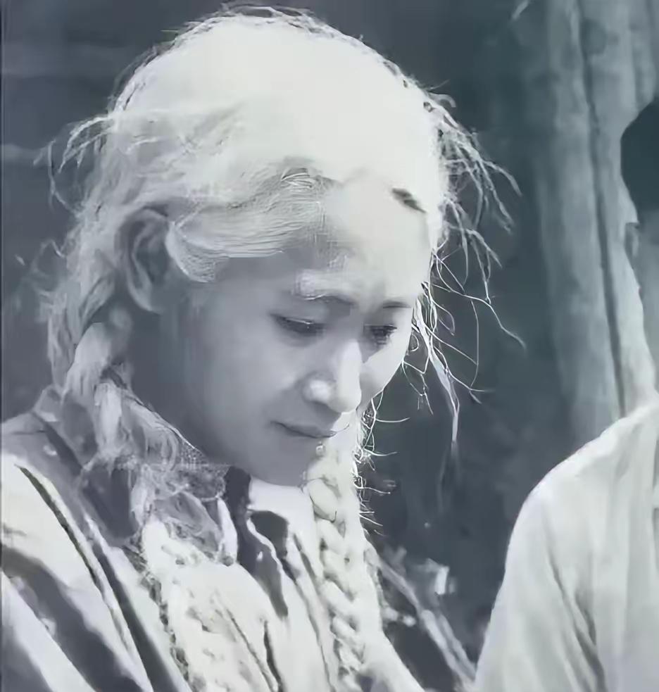 [中国赞]1959年，公审现场，怪不得地主一定要得到白毛女，这是年近不惑的白毛女