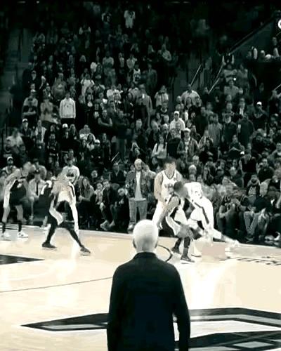 什么叫天赋碾压？看看文班亚马就知道了。
 

“希腊怪兽”扬尼斯·阿德托昆博，那