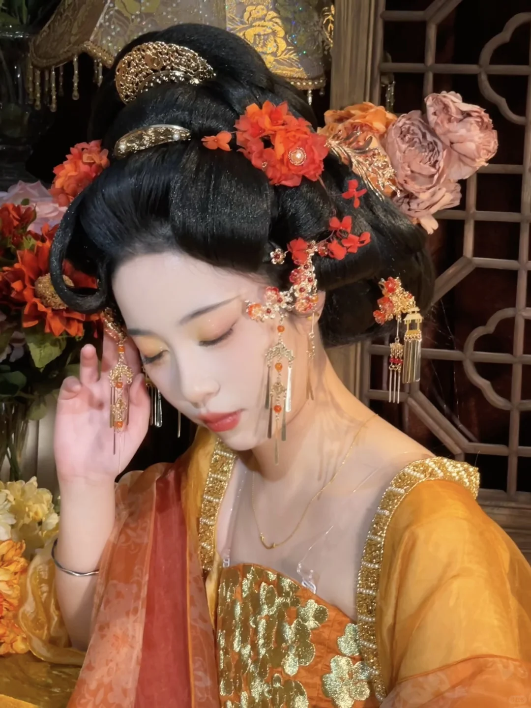 谁来懂一下汉服和油画场景结合在一起！