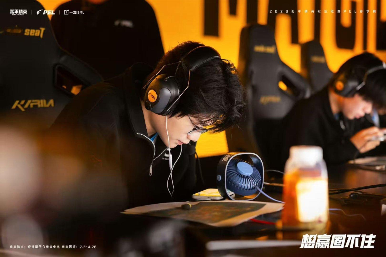 33自画像是茄子 一句话宣言“就吃，就喝，没钱就赊”，太真实了！ 