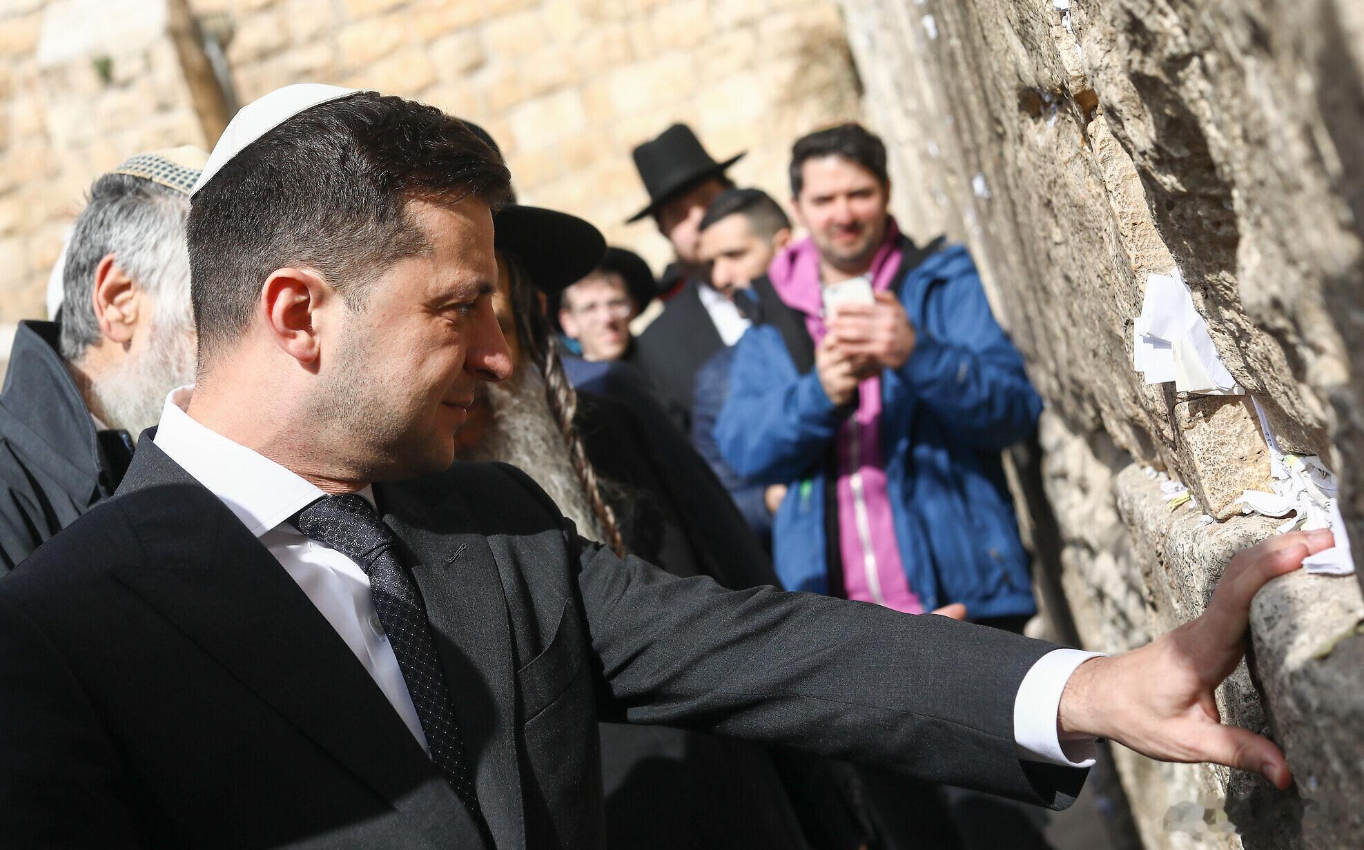 乌克兰已将反犹太主义定为刑事犯罪。处罚包括罚款或最高8年监禁，具体取决于严重程度